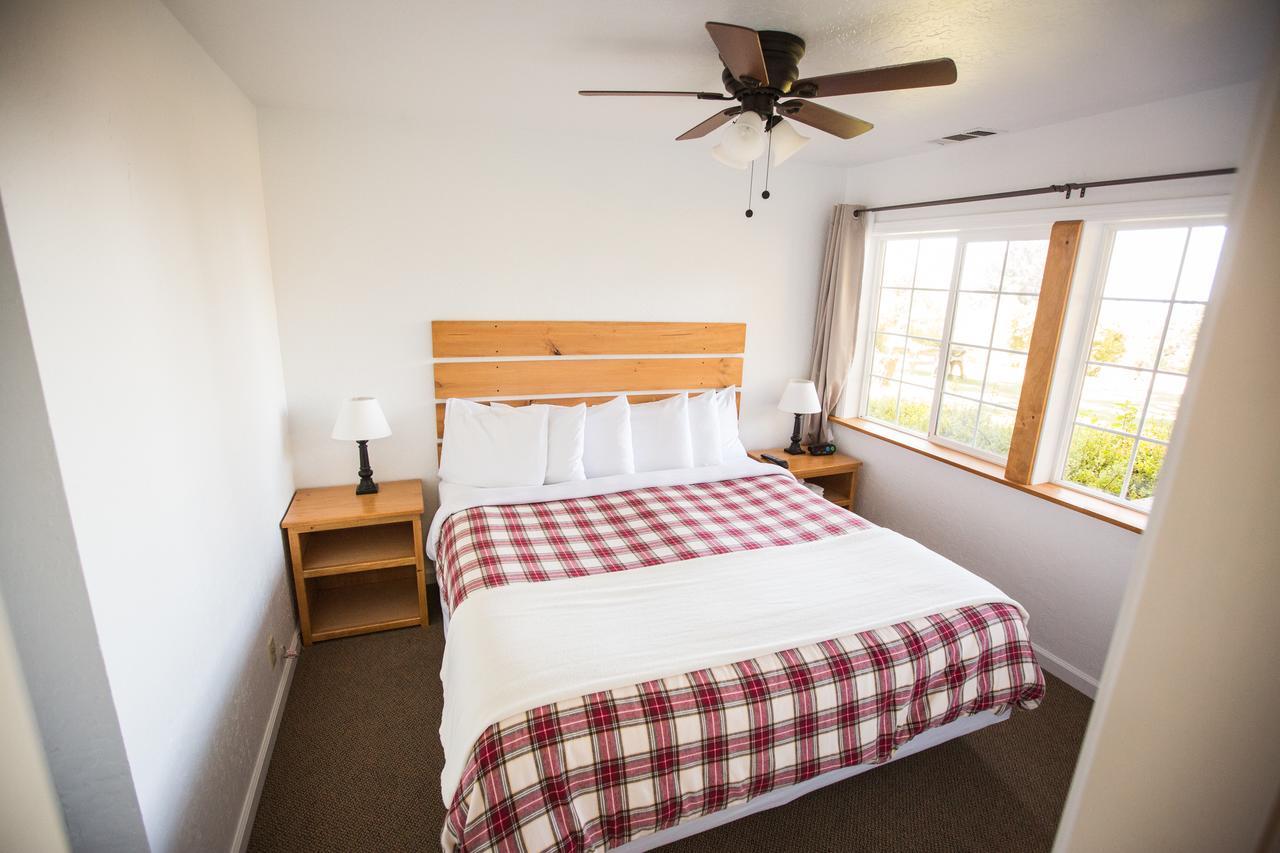 View Crest Lodge Trinidad Ngoại thất bức ảnh